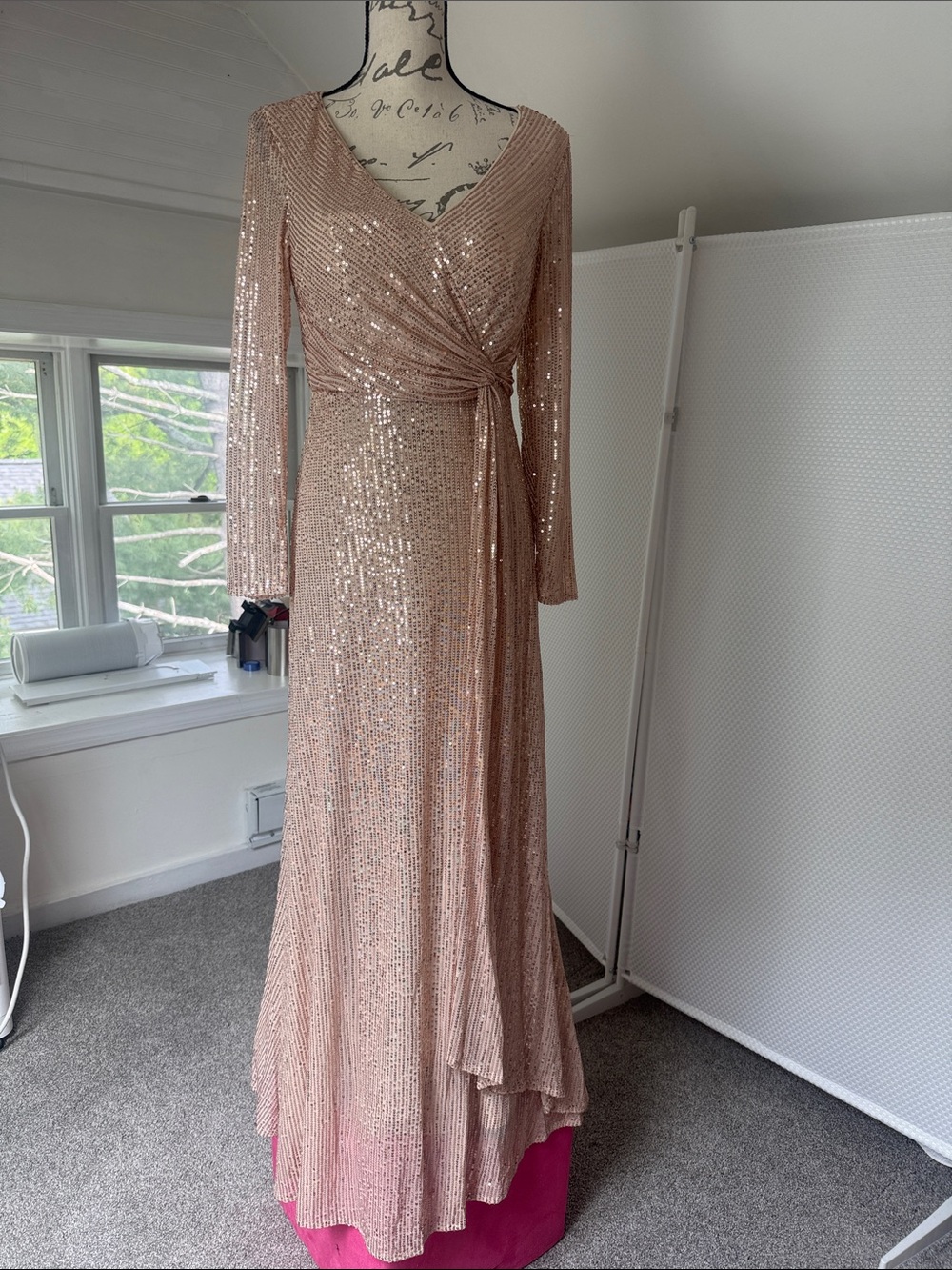 Elegant Sequin Long Sleeve Wedding Dress